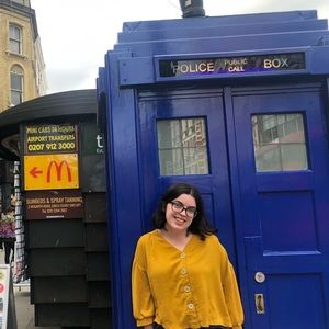 Meet your Posher, Becca